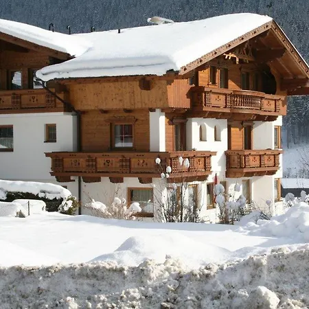 Anja Neustift im Stubaital